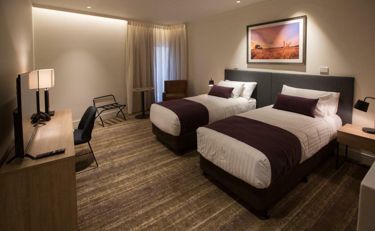 Porter'S Plainland Hotel ภายนอก รูปภาพ